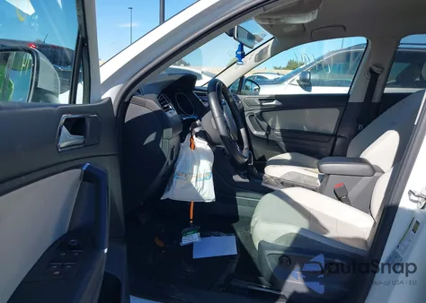 2018 Volkswagen Tiguan 2.0T Se/2.0T Sel z USA, uszkodzony, nr VIN 3VV3B7AX2JM091655